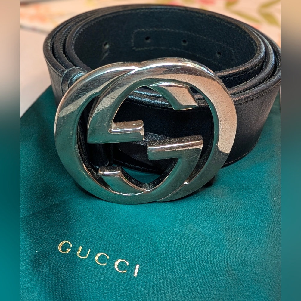 Gucci Black Leather Belt with Silver Buckle